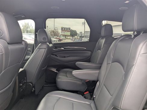 Used 2024 Buick Enclave Premium image 11
