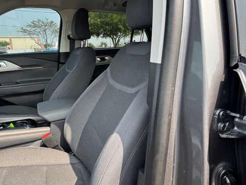 Certified 2025 Ford Explorer Active RWD image 11