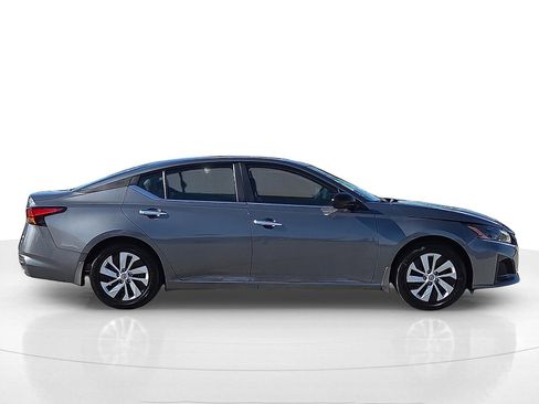 Used 2024 Nissan Altima 2.5 S image 6