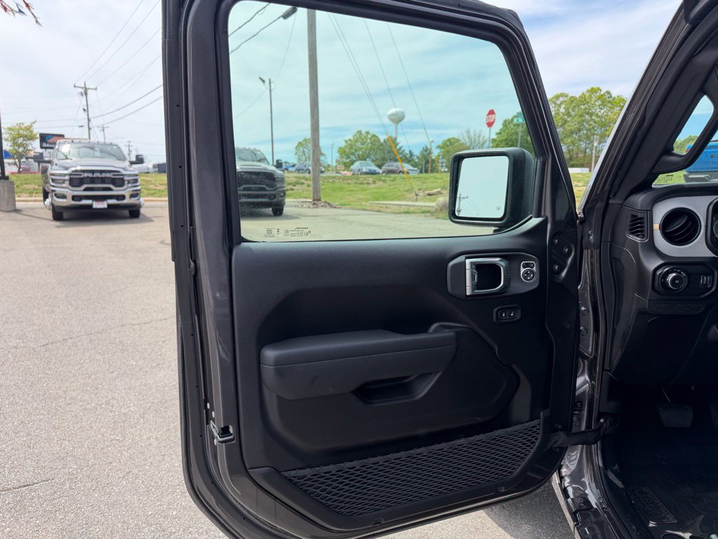 Used 2026 Jeep Wrangler Unlimited Sport AWD/4WD image 13