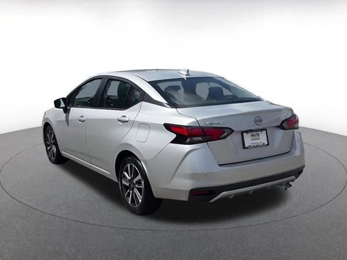 Used 2025 Nissan Versa SV FWD image 10