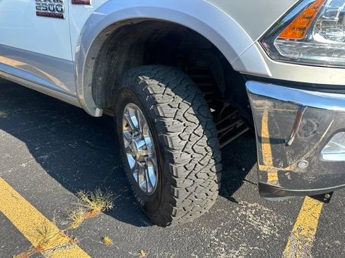 Used 2018 RAM 2500 Laramie w/ Snow Chief Group AWD/4WD image 3