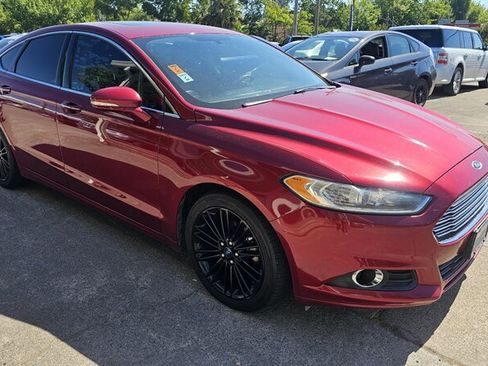 Used 2016 Ford Fusion SE w/ Equipment Group 202A FWD image 2