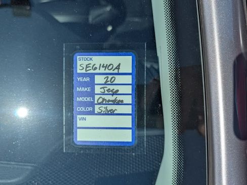 Used 2020 Jeep Cherokee Limited AWD/4WD image 12