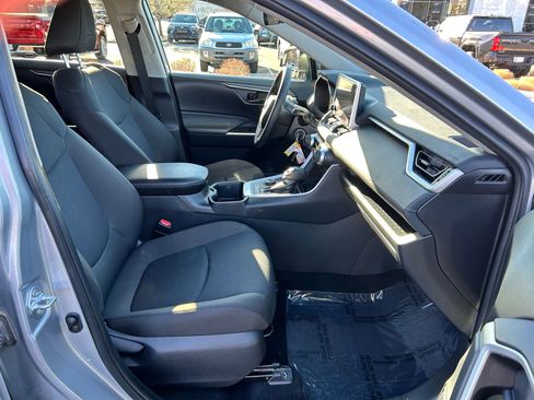 Used 2024 Toyota RAV4 LE image 28
