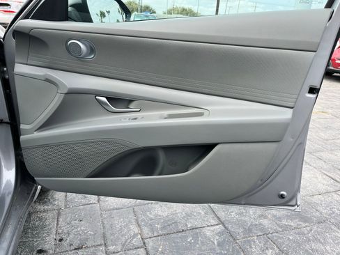 New 2026 Hyundai Elantra SE FWD image 23