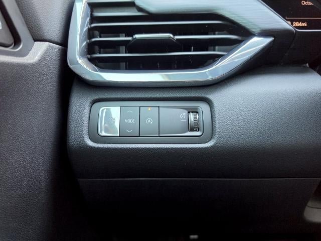 Used 2026 GMC Acadia Elevation w/ Elevation Premium Package FWD image 25
