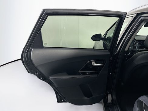 Used 2022 Kia Niro EX image 27