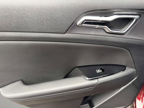 Certified 2024 Kia Sportage SX image 19