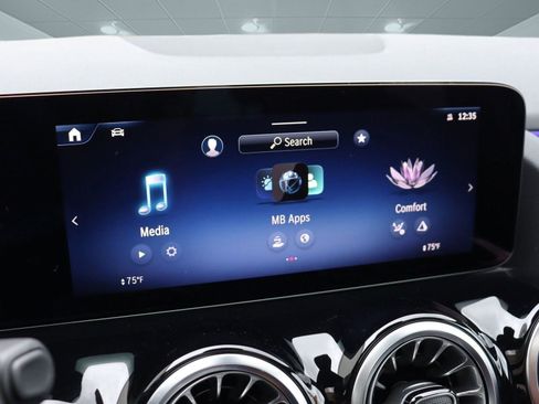 New 2025 Mercedes-Benz GLA 250 image 41