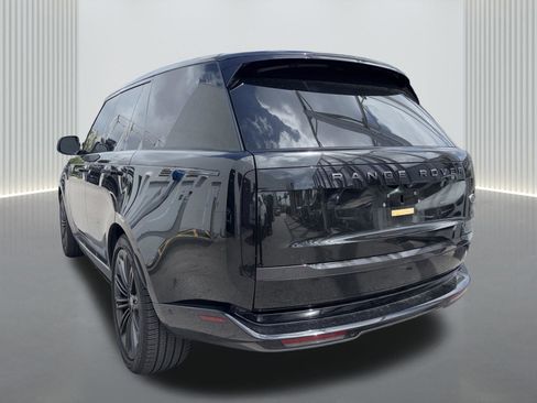 Used 2023 Land Rover Range Rover SE image 6
