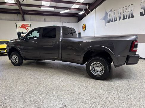Used 2022 RAM 3500 Laramie w/ Night Edition AWD/4WD image 4