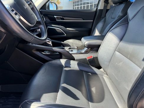 Used 2024 Kia Telluride S w/ S Sunroof Package image 8