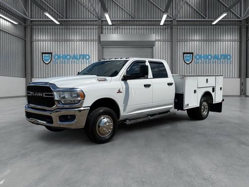 Used 2019 RAM 3500 Tradesman w/ Chrome Appearance Group AWD/4WD image 1