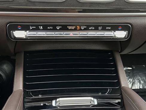 Used 2020 Mercedes-Benz GLS 450 4MATIC image 17