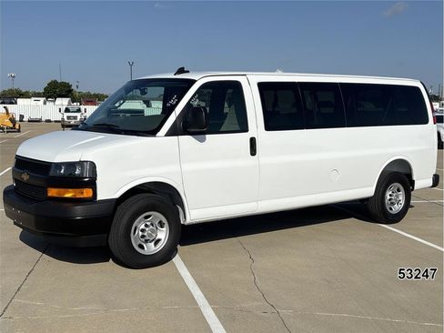 Used 2025 Chevrolet Express 3500 LS RWD image 1