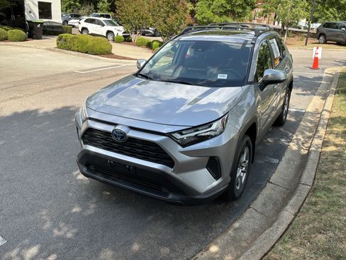 Used 2023 Toyota RAV4 XLE w/ Convenience Package AWD/4WD image 5