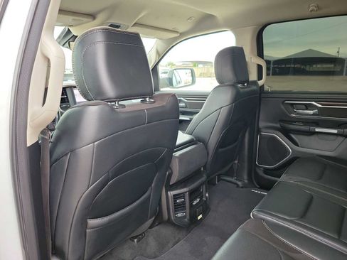 Used 2022 RAM 1500 Laramie AWD/4WD image 16