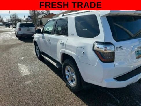 Used 2016 Toyota 4Runner SR5 image 6