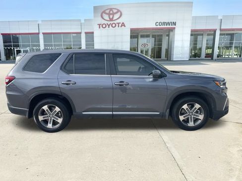Used 2025 Honda Pilot EX-L image 6