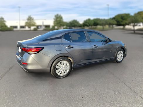 Used 2023 Nissan Sentra S image 6