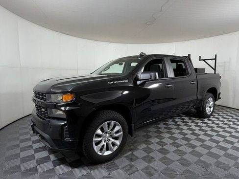 Used 2021 Chevrolet Silverado 1500 Custom w/ Safety Confidence Package RWD image 2