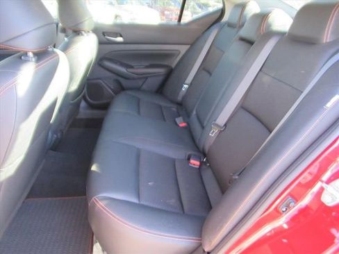 Used 2022 Nissan Altima 2.5 SR image 27