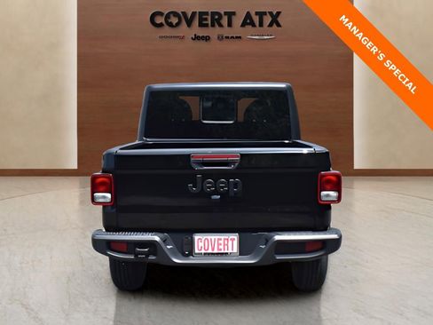 New 2025 Jeep Gladiator Sport image 4