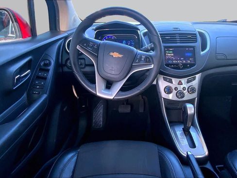 Used 2016 Chevrolet Trax LT w/ LT Sun and Sound Package FWD image 6