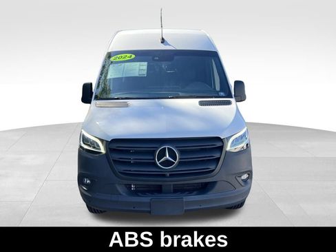 Used 2024 Mercedes-Benz Sprinter 2500 image 7