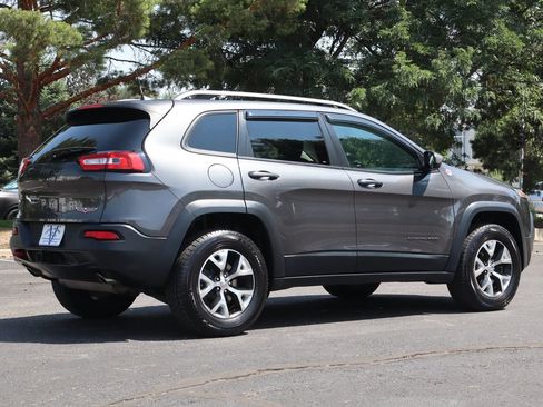 Used 2016 Jeep Cherokee Trailhawk w/ Cold Weather Group AWD/4WD image 5