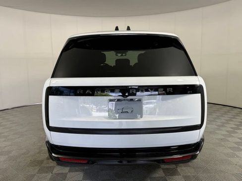 Used 2025 Land Rover Range Rover SE AWD/4WD image 11