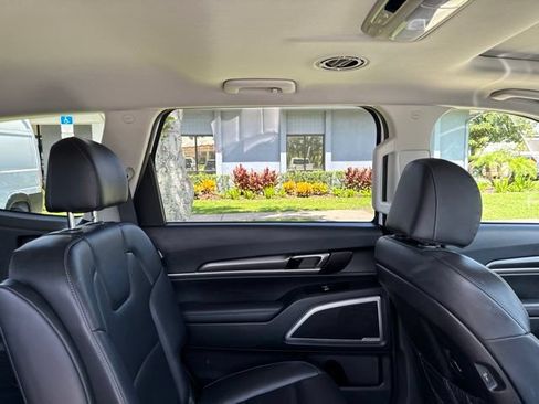 Used 2025 Kia Telluride S FWD image 14