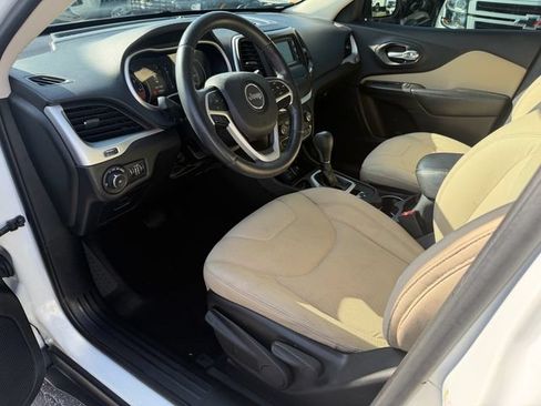 Used 2015 Jeep Cherokee Latitude FWD image 13