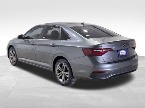 Used 2023 Volkswagen Jetta SE w/ Panoramic Sunroof Package image 21