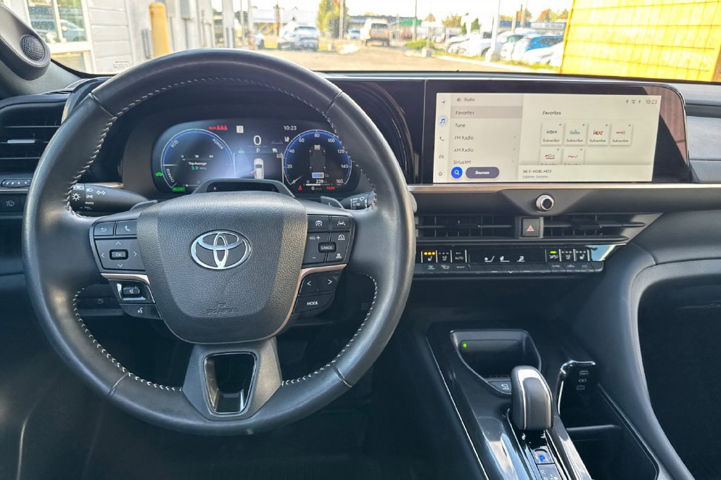 Used 2025 Toyota Crown Signia w/ Advanced Technology Package AWD/4WD image 16