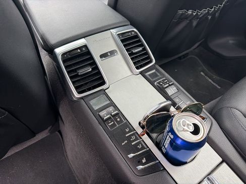 Used 2015 Porsche Panamera image 48