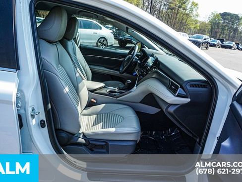Used 2021 Toyota Camry SE image 23