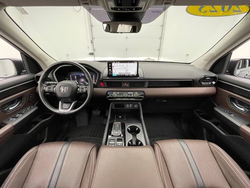 Used 2023 Honda Pilot Elite image 3