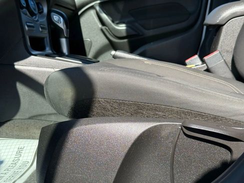 Used 2015 Ford Fiesta SE image 18