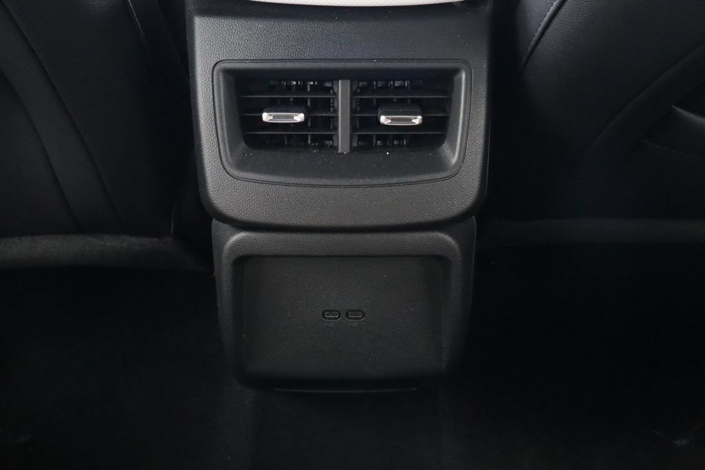 Used 2026 Chevrolet Equinox EV LT FWD image 36