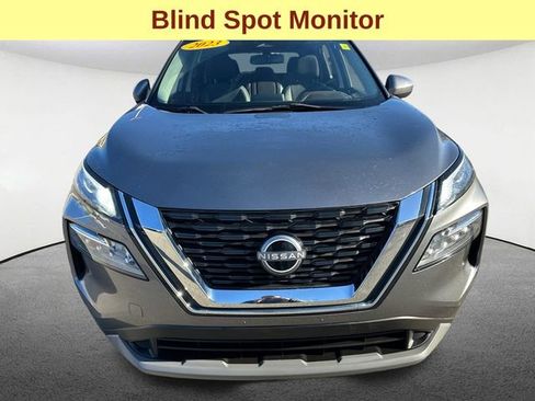 Used 2023 Nissan Rogue SV image 4