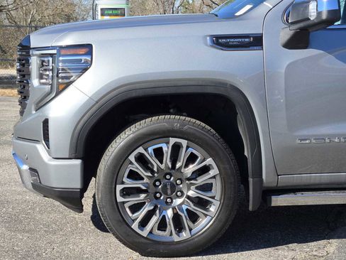 Certified 2025 GMC Sierra 1500 Denali Ultimate AWD/4WD image 8