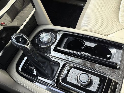 Certified 2024 INFINITI QX80 Sensory image 18