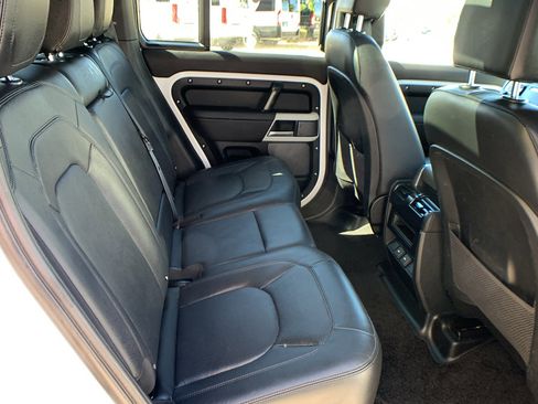 Used 2024 Land Rover Defender 110 S image 28