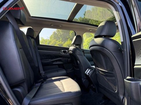 Used 2022 Kia Sorento SX AWD/4WD image 11