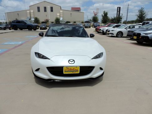 Used 2024 MAZDA MX-5 Miata Club RWD image 2