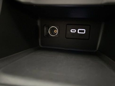 Used 2023 GMC Acadia SLE image 54