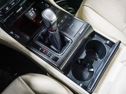 Used 2023 Lexus GX 460 Premium w/ Accessory Package image 24