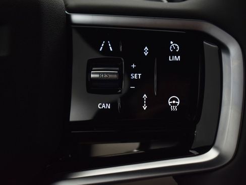 New 2024 Land Rover Discovery Sport Dynamic SE image 19